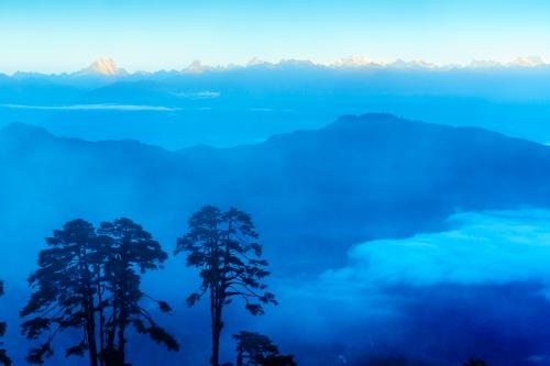 Bình Minh Trên Dãy Himalaya - Nguyễn Thanh Tùng